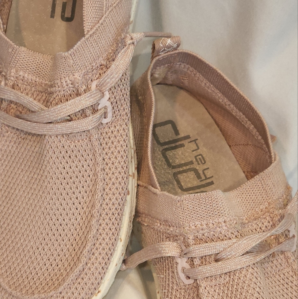 Pink hey dudes
